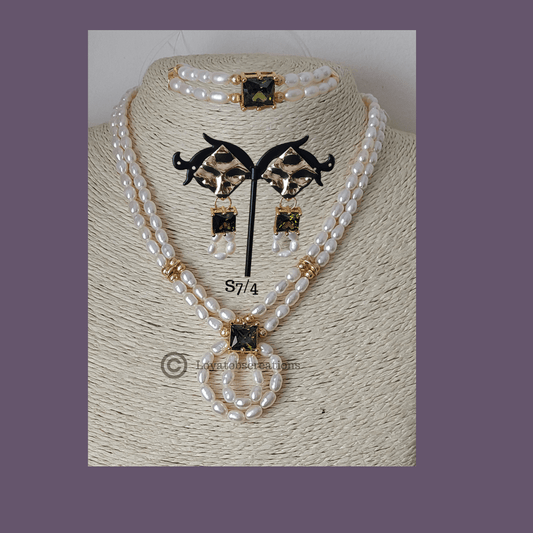 Tulip Necklace, Bracelet and Earring Set