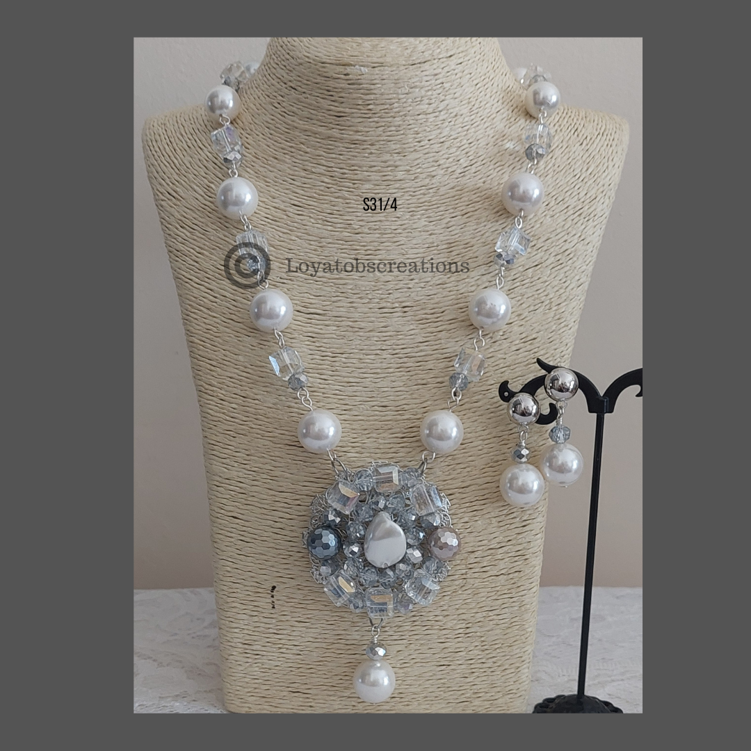 Silver Queen Bead Necklace